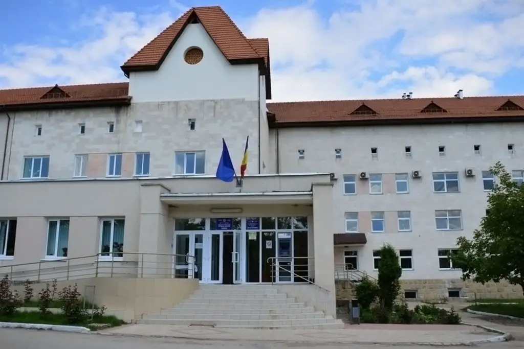 Evacuator auto disponibil în Glodeni și oriunde ai nevoie în Moldova.